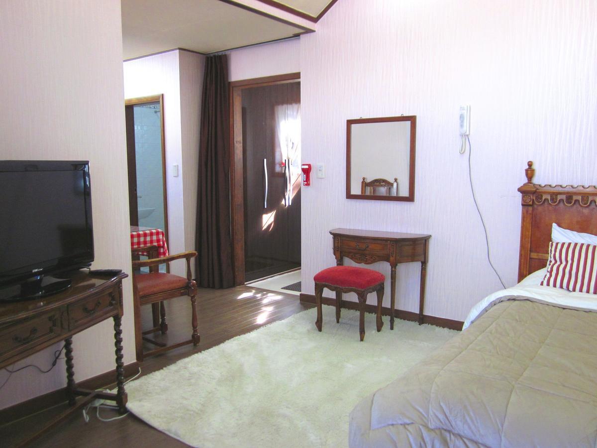 Mayfair Deneb Pension Phjongcshang Kültér fotó