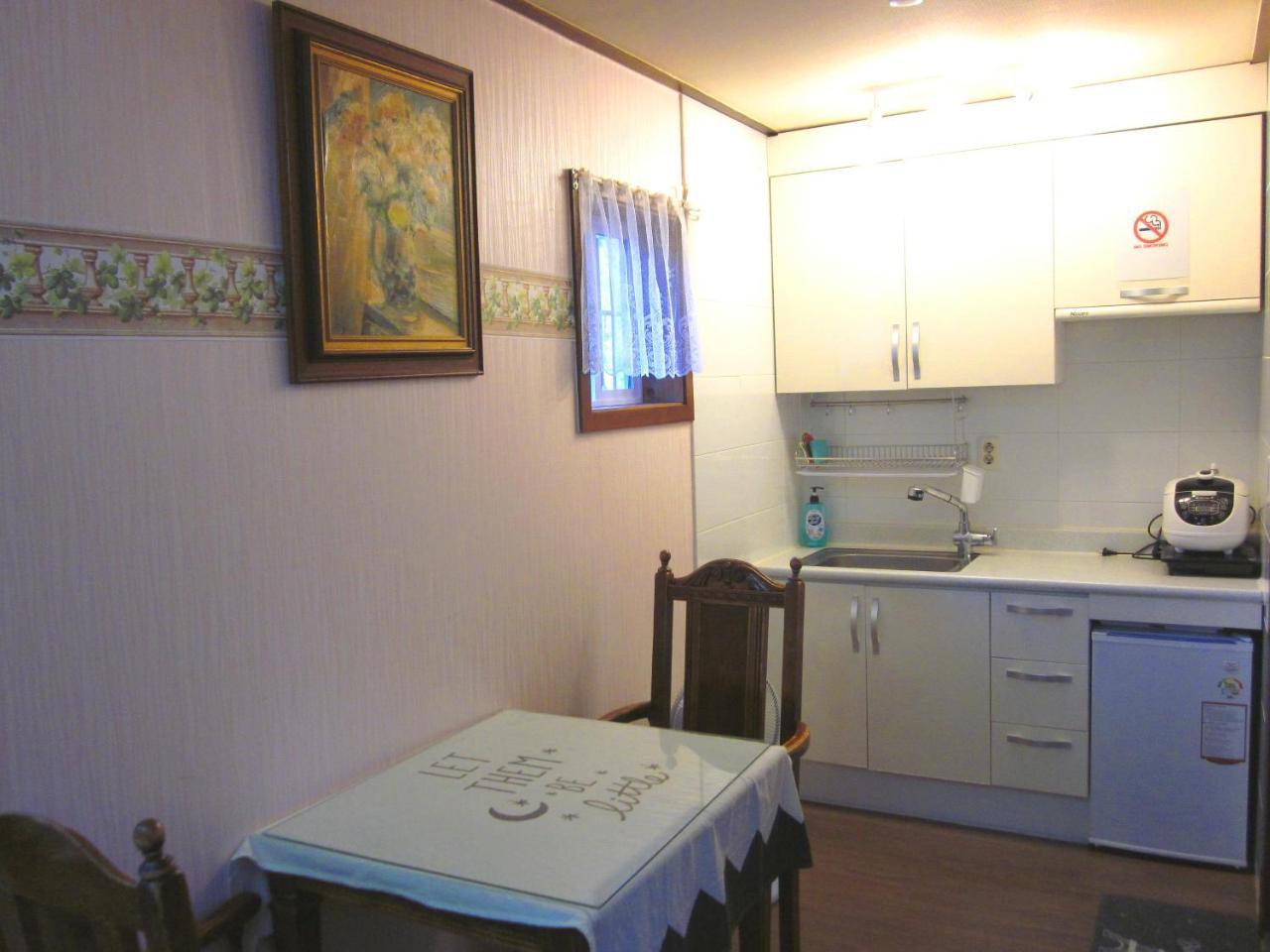 Mayfair Deneb Pension Phjongcshang Kültér fotó